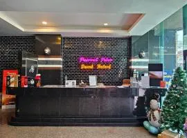 Paramount Palace Hotel Dannok