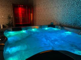 Vila Crinul, Hotel in Băile Felix