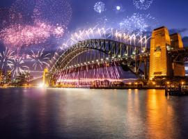 Breathtaking Sydney Harbour view condo, hotel in Sydney