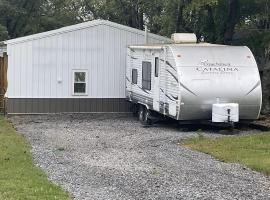 Cozy Camper, hotel v destinaci Creal Springs