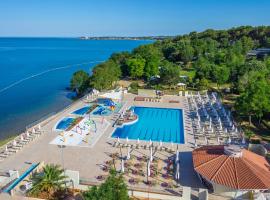 Happy Camp Mobile Homes in Valamar Camping Lanterna, hotel en Poreč-Parenzo