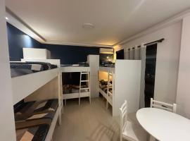 Tirana Blloku Vibes Hostel, hotel in Tirana