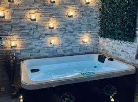 BY NEPTUNE - Appartement Rustique JACUZZI, ξενοδοχείο σε Bondy