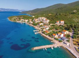 Awesome Home In Kneze, ξενοδοχείο σε Pupnat