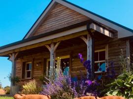 The Little House, hotel in Ballynacarrow