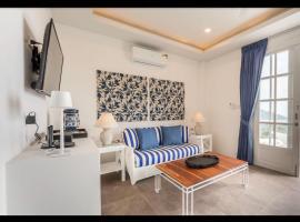 White&Blue Pool Villas, hotel in Koh Tao