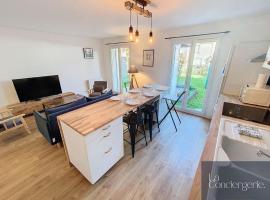 La Maison Foucault -Jardin Poitiers Chu Futuroscope, hotel v destinaci Poitiers