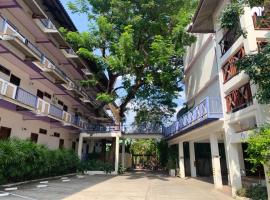 โรงแรมบ้านแก้ว เรือนขวัญ, Hotel in Si Sa Ket