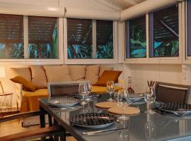 Bungalow et Duplex de Island Bay, hotel in Bouillante