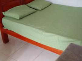 Dinesh holidy resort, Hotel in Kataragama