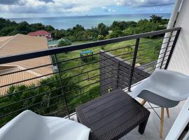 Walk to the BEACH Cozy Condo in Marisule with pool, hotell sihtkohas Gros Islet