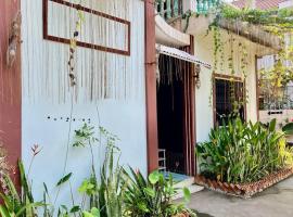 Lotus Blanc Homestay, hotel v destinaci Battambang