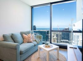 108 HighRise Condo Lake Bay View, hotel in Melbourne