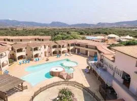 ISA-Hotel with swimming pool just 300 mt from the Baia delle Mimose-beach