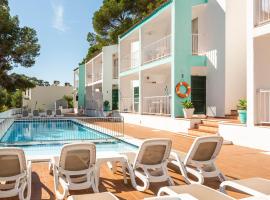 Apartamentos Alta Galdana Playa by Escape Home, hotel in Cala Galdana