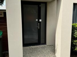 Charlestown TownHouse, hotel in Charlestown