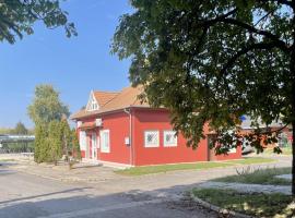 Nosztalgia Vendégház a Velencei-tónál, hotel v destinaci Gárdony