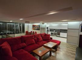 Huge luxury Fortuuna apartment with parking, hotel em Tartu