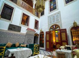 Riad Dar El Ouedghiri, hotel v destinaci Fès