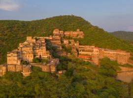 Neemrana Fort-Palace, hotel in Neemrana