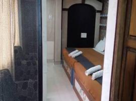 Hotel Raj Empire, ξενοδοχείο σε Mysore