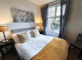 College House, Hotel in Crawley