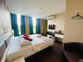 The Riverfront Hotel