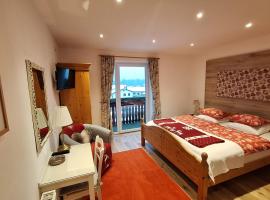 Haus Hepi, hotel v Obertraunu