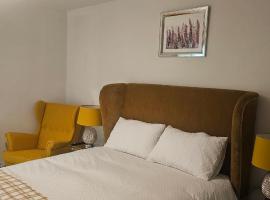 Abi's World - 23 Kilmartin Grove Green, Hollystown, Dublin 15 โรงแรมในดับลิน