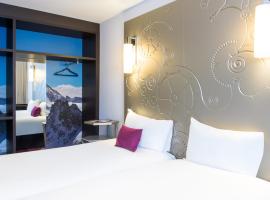 VISIONAPARTMENTS Place de Cornavin - contactless check-in, hotel in Geneva