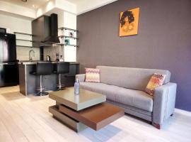 Newly Renovated Condo Steps to Republic Square, hotel i Jerevan