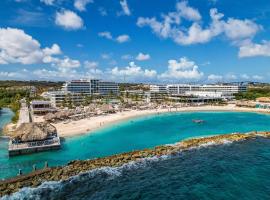 Mangrove Beach Corendon Curacao All-Inclusive Resort, Curio by Hilton, hotel v destinaci Willemstad