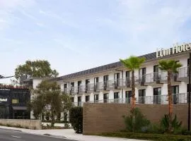 The Lum Hotel Los Angeles Stadium District