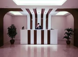 Golden Lounge Hotel