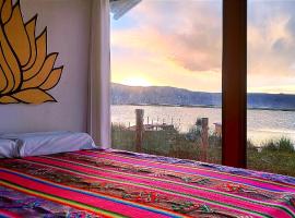 Titicaca Vista Atardecer, hôtel à Puno
