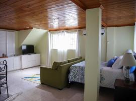 Tangerine Sunsets Alta Vista Suite 2, hotell sihtkohas Nassau