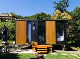 Tiny Home in Warburton Victoria by Tiny Away, hotel in Warburton