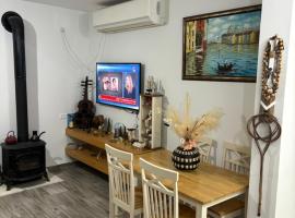 סאבלט בגבעה, ξενοδοχείο σε Giv'at Yo'av