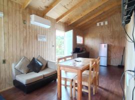 Cabañas familiares Altos de la Chacra , 1-5 personas 2 dormitorios, hotel in Castro