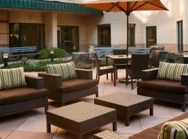 Courtyard By Marriott Jersey City Newport