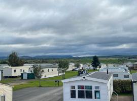 Lyons Manor House Caravan Park, hotel en Mawbray