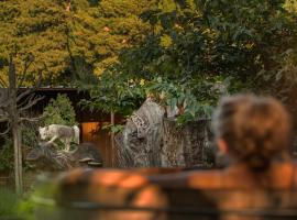 Les Animaux et Marino, hotel in Saint-Andiol