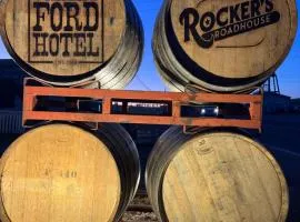 Valley Ford Hotel