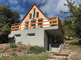 Panorama Wooden Cabin - Hot Tub, hotel in Szentendre