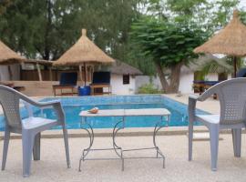 Auberge des deux baobabs Warang – hotel w mieście Ouoran