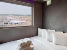 Bloc Hotel London Gatwick Airport, hotel in Horley