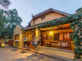 Riverside Guest Lodge, hotel in Oudtshoorn