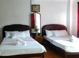 RedDoorz at RHR Tourist Inn Canlaon
