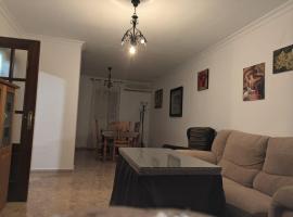 chalet adosado La morena cerca del caminito del rey, ξενοδοχείο σε Ardales