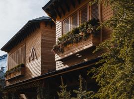 The Mountains Hotel, hotel in Sierra Nevada